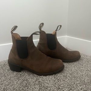 Blundstone tan/brown boots